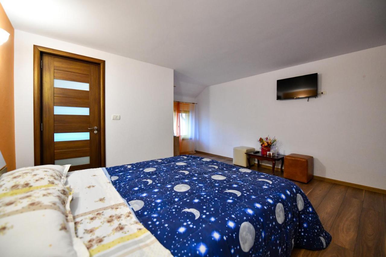 Villa Castellino Tîrgu Ocna Eksteriør bilde